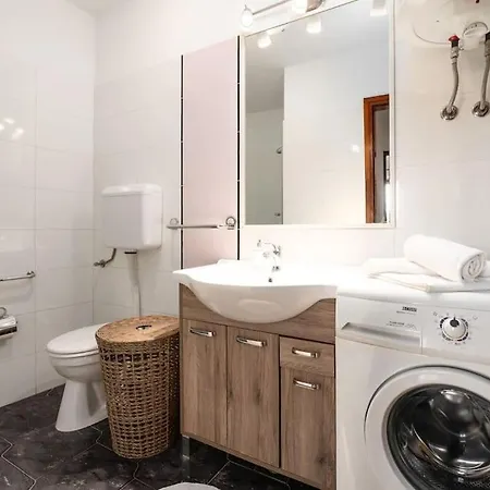 Appartamento Rosello 1 By Briskva