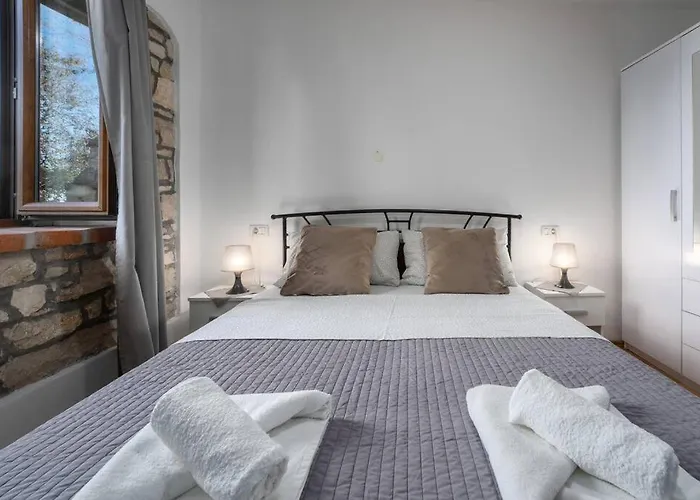 Rosello 1 By Briskva Novigrad Istria